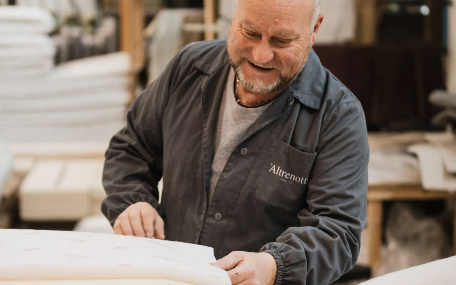 이미지 Behind-hands-13-1920x1200