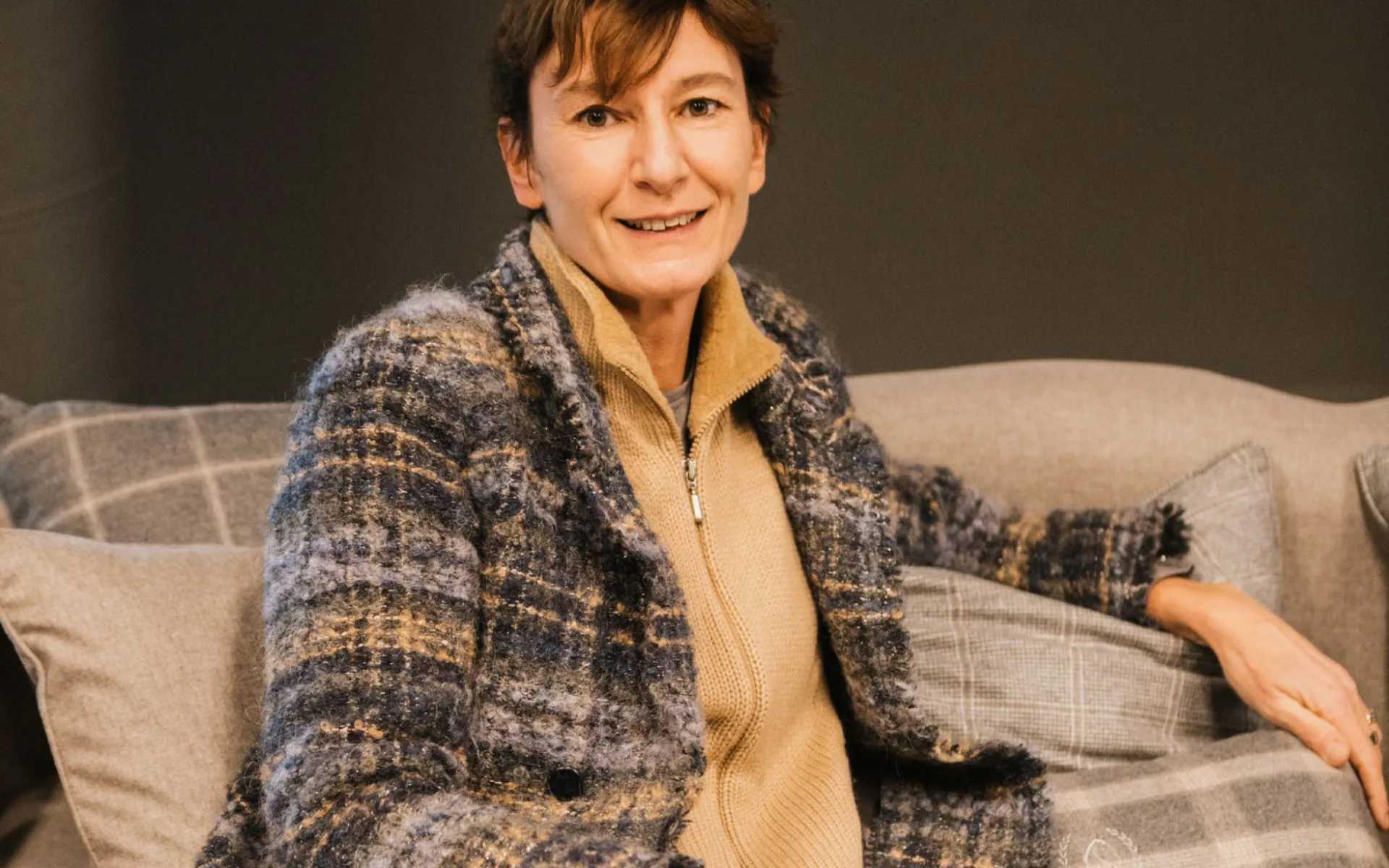 이미지 behind-the-hands-uffici-3-1920x1200